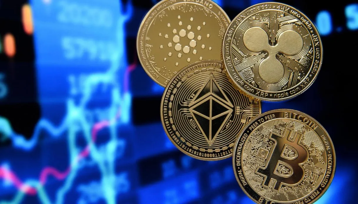 Пара ETH/BTC также усилила свои позиции, закрывшись выше дневного облака Тенкана (TBO) с целевой точкой на уровне 0,04163, что